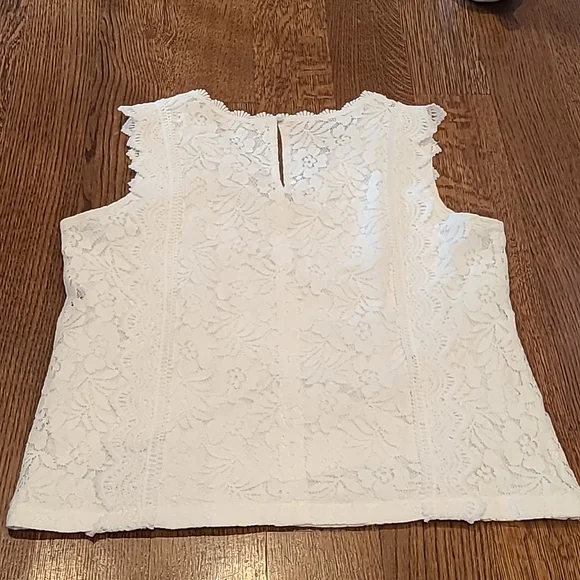 Lace top - Picture 3 of 3